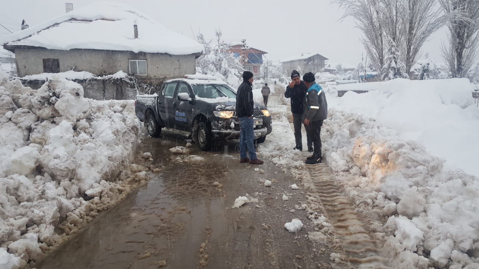 BEYŞEHİR'DE ULAŞIMA KAPALI YOL KALMADI