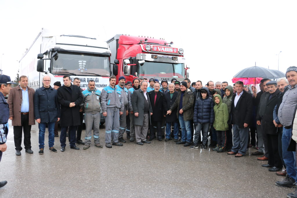 Beyşehir'de Yardım Tırları Elazığ Ve Malatya İçin Yola Çıktı